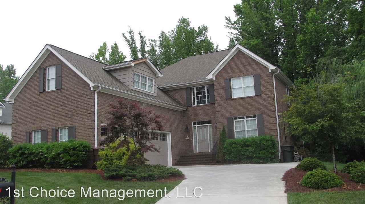 1305 Westminster Dr, Greensboro, NC 27410 5 Bedroom House for 2,400