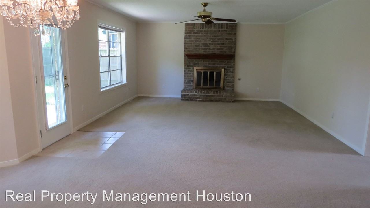 15806 Congo Ln - Photo 3 of 17