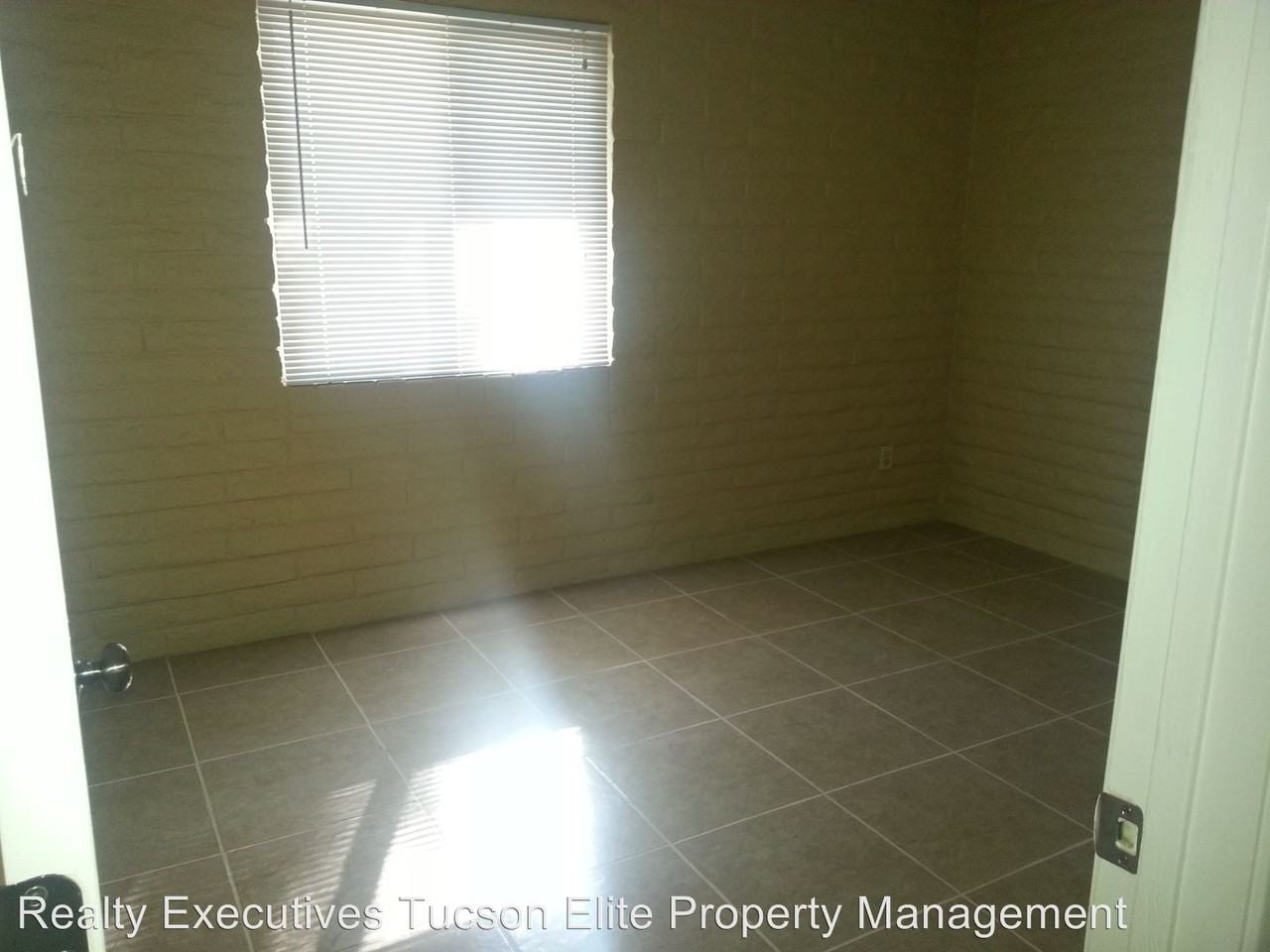 6215 N Carapan Pl - Photo 3 of 8