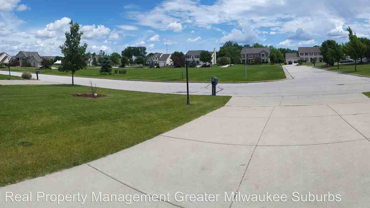 8251 N 111th St - Photo 2 of 15