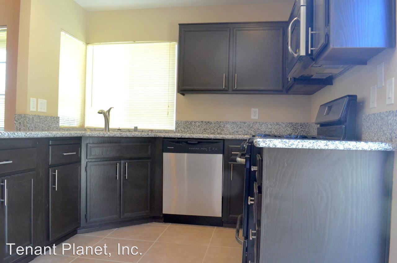 561 Nantucket Dr - Photo 2 of 2