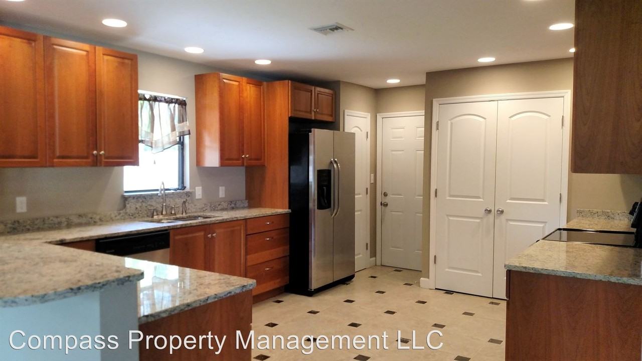 1201 Lucaya Ave - Photo 3 of 29