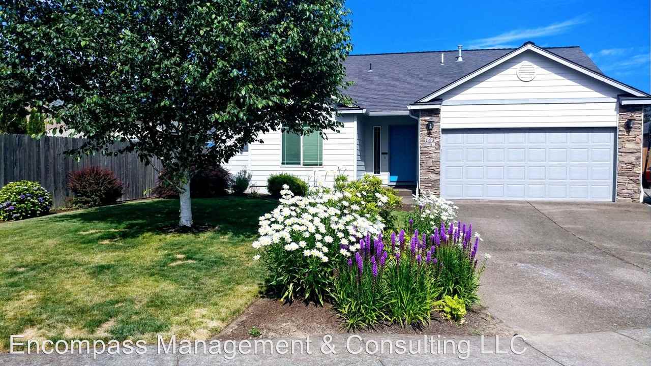 165 8th St - Photo 2 of 7