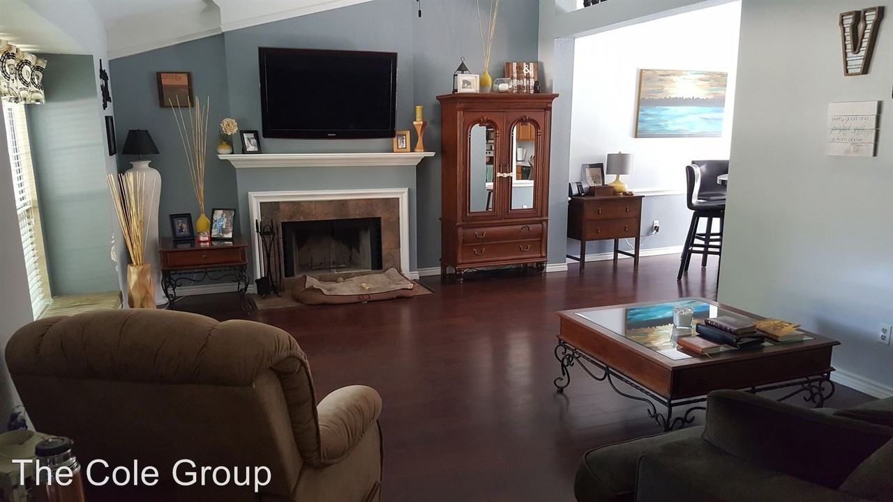 4336 Kenwood Dr - Photo 2 of 13