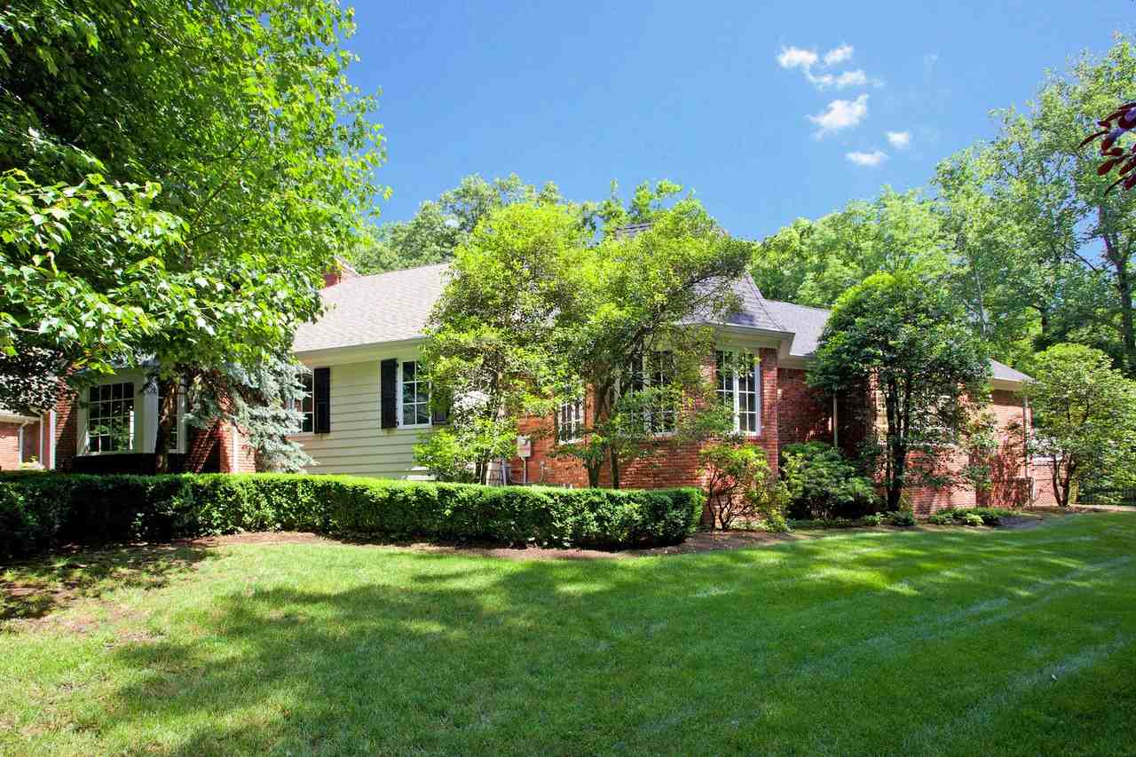 4 Duck Pond Rd - Photo 2 of 27