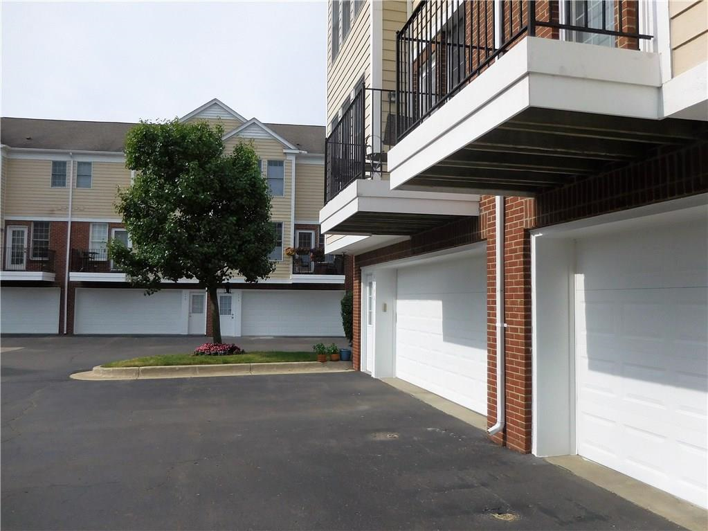 1109 S Main St - Photo 3 of 17