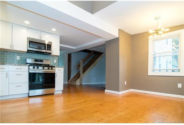 736 Main St - Photo 3 of 16