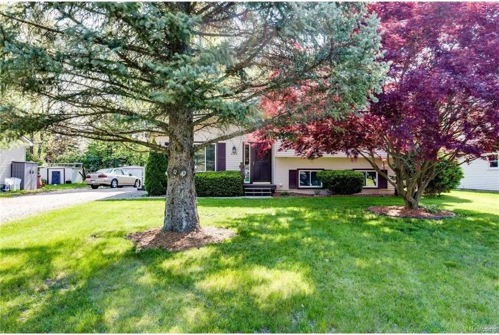 2208 Mattie Lu Dr - Photo 3 of 18