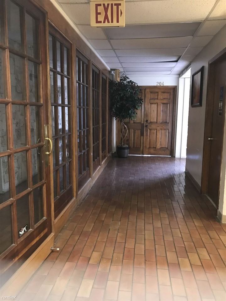 San Pedro Plaza - This Are Offices Only - Photo 2 of 14