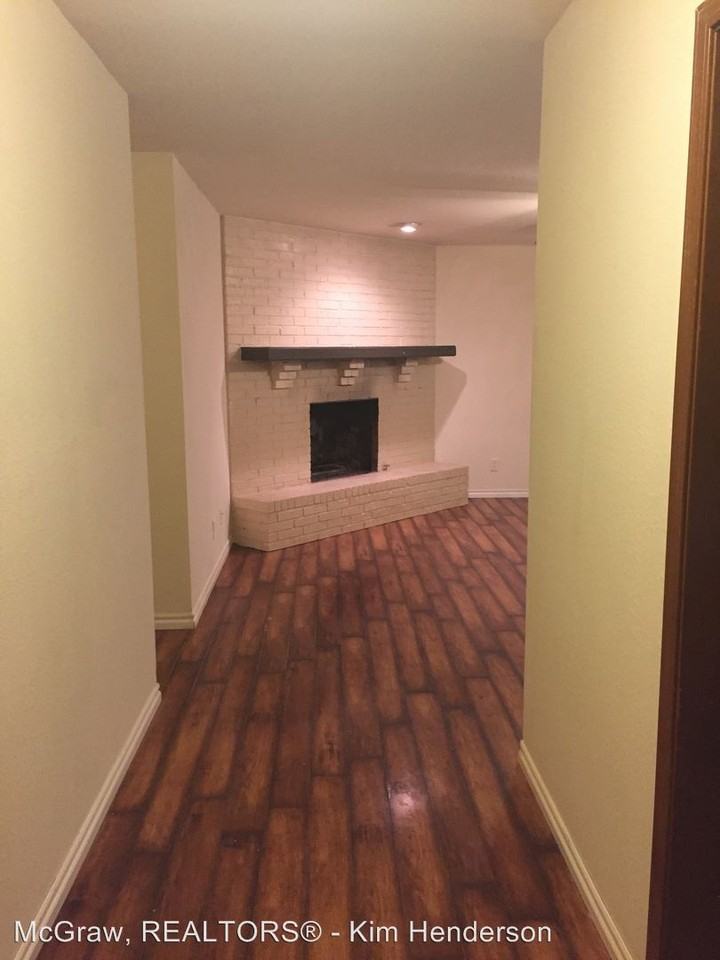 8352 E 117th St - Photo 2 of 21