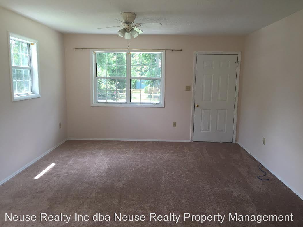 718 A St - Photo 2 of 11