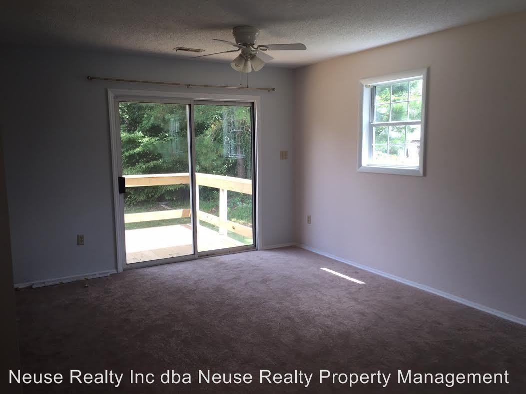 718 A St - Photo 3 of 11