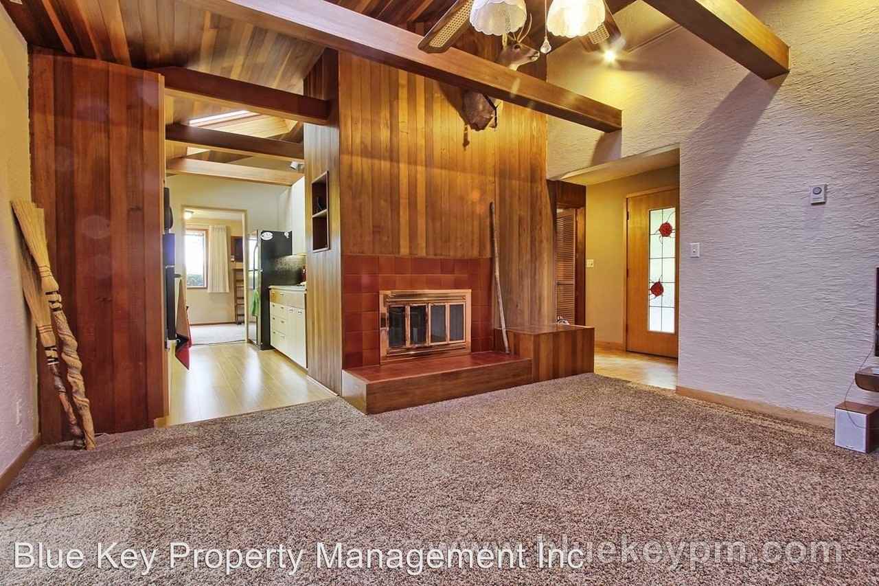1617 NW Sluman Rd - Photo 3 of 14