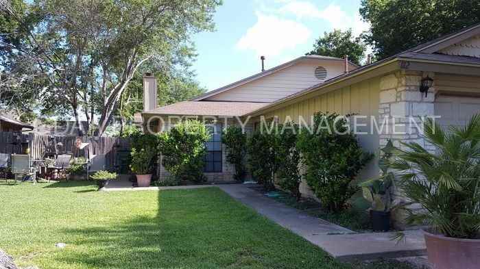 1112 Woodlief Trail - Photo 2 of 19