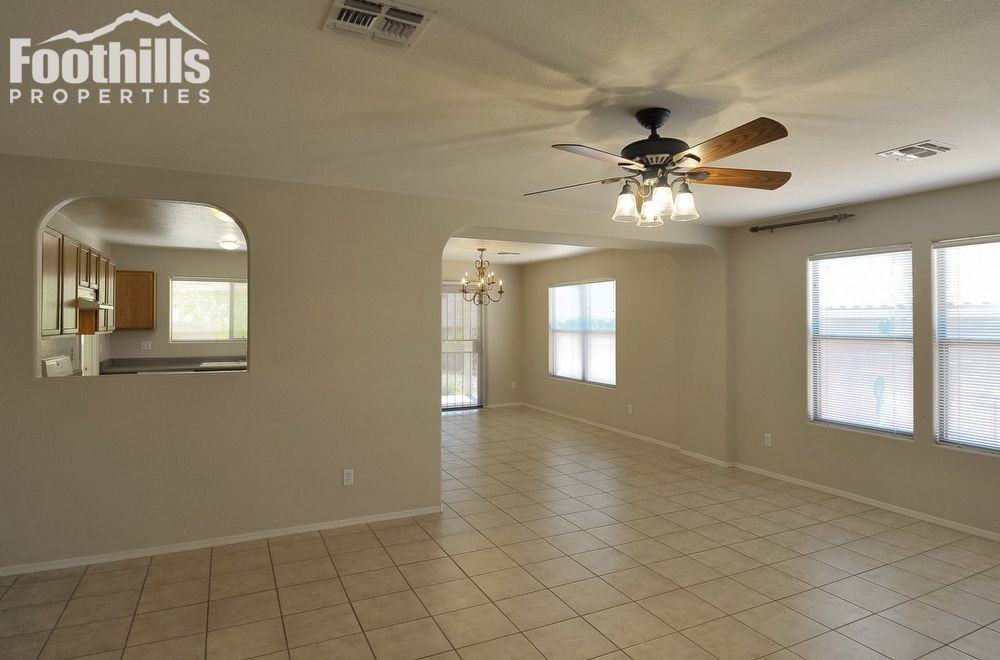 10168 N Pitchingwedge Ln - Photo 2 of 30