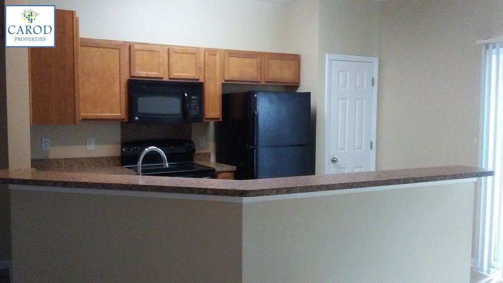 8556 Summer Glen Cir - Photo 3 of 11