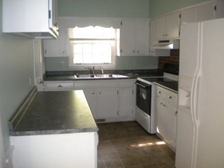 2407 Emerald Dr - Photo 3 of 6