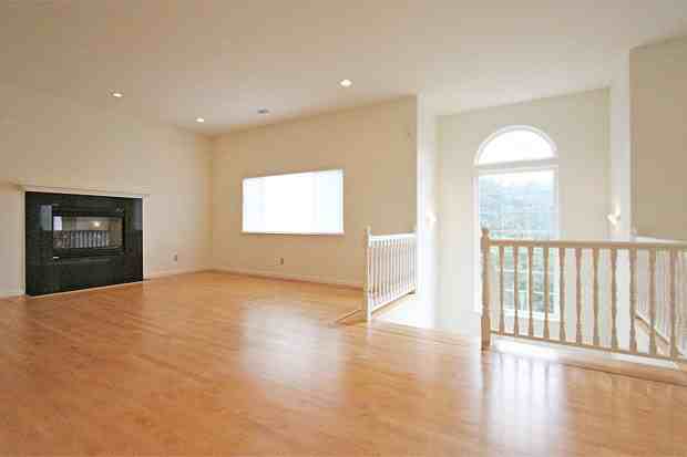 2121 Arrowhead Dr - Photo 2 of 14