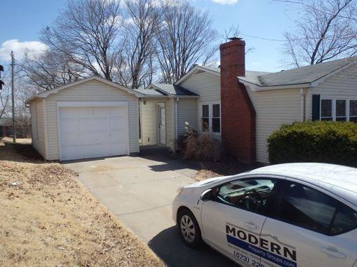 250 Pawnee Ln - Photo 2 of 15