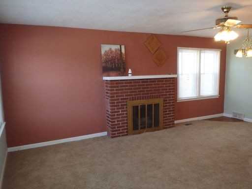 250 Pawnee Ln - Photo 3 of 15