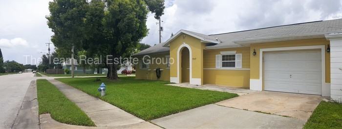 9247 Great Sound Dr - Photo 2 of 17