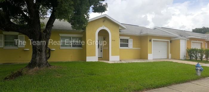 9247 Great Sound Dr - Photo 3 of 17