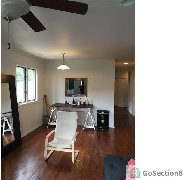 720 W 50th St #2 - Photo 3 of 4