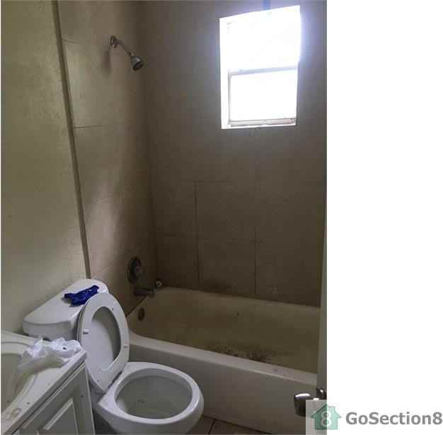 842 NW 25th Ave - Photo 3 of 5