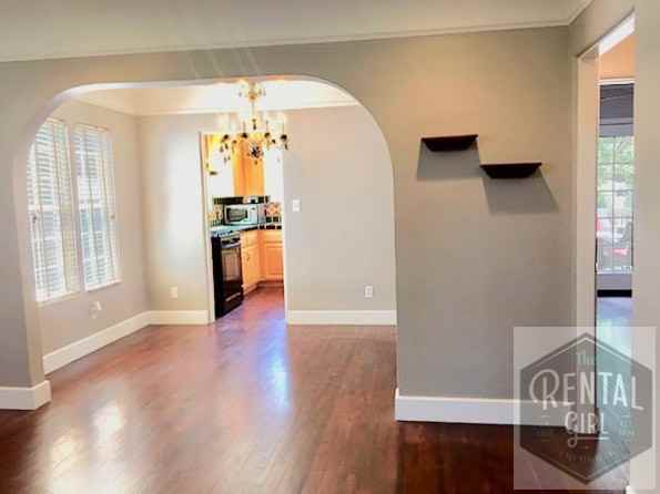 421 North Beachwood Drive - Photo 3 of 22