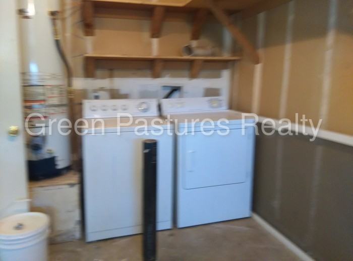 404 Valley St - Photo 2 of 8