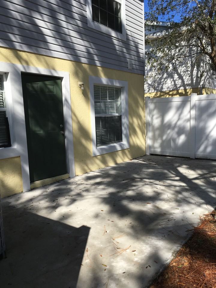 144 Carol Susan Ln - Photo 3 of 6