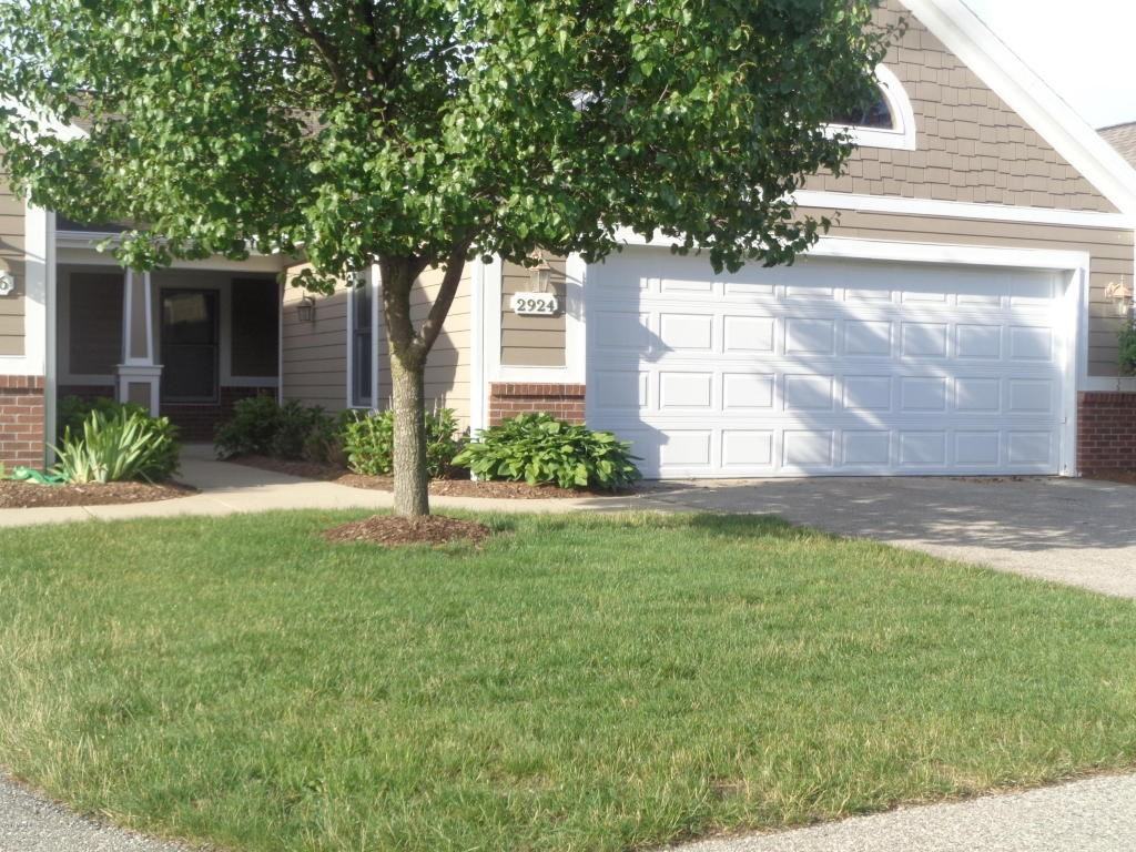 2924 Grand Isle Dr NE - Photo 2 of 10