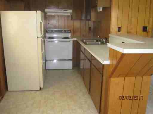 5008 Pinewood Ct - Photo 3 of 4