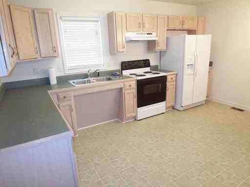 105 Nelson St - Photo 2 of 6