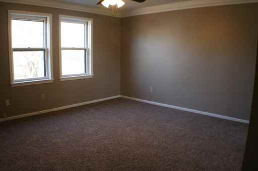 912 SE 7th St - Photo 3 of 12