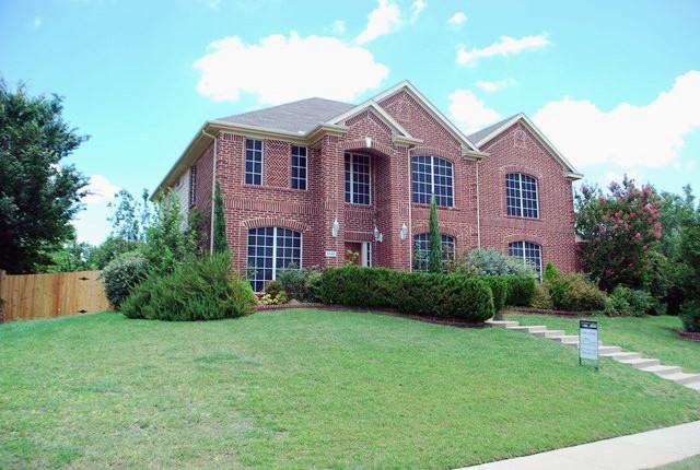 5545 Thornberry Dr - Photo 2 of 16