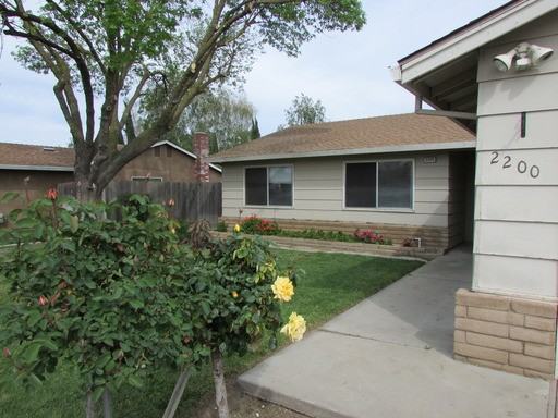2200 Arroya St - Photo 2 of 18