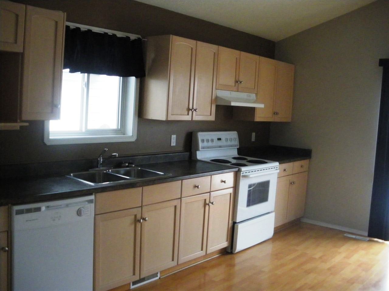 358 Jillings Crescent NW - Photo 2 of 5