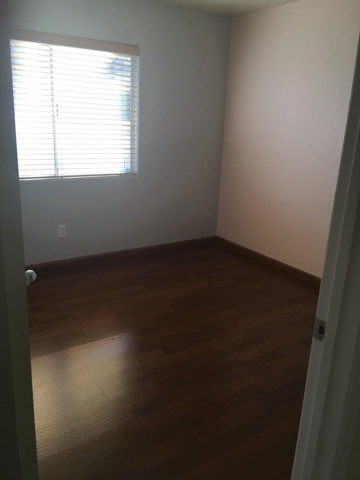 1960 Villanueva Ct - Photo 2 of 9