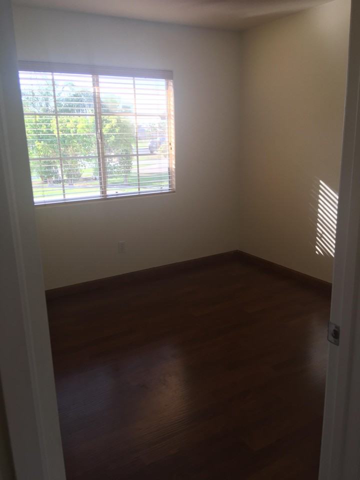 1960 Villanueva Ct - Photo 3 of 9