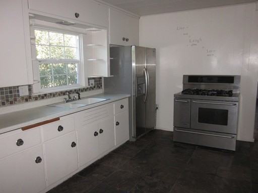 4300 71st St - Photo 3 of 9