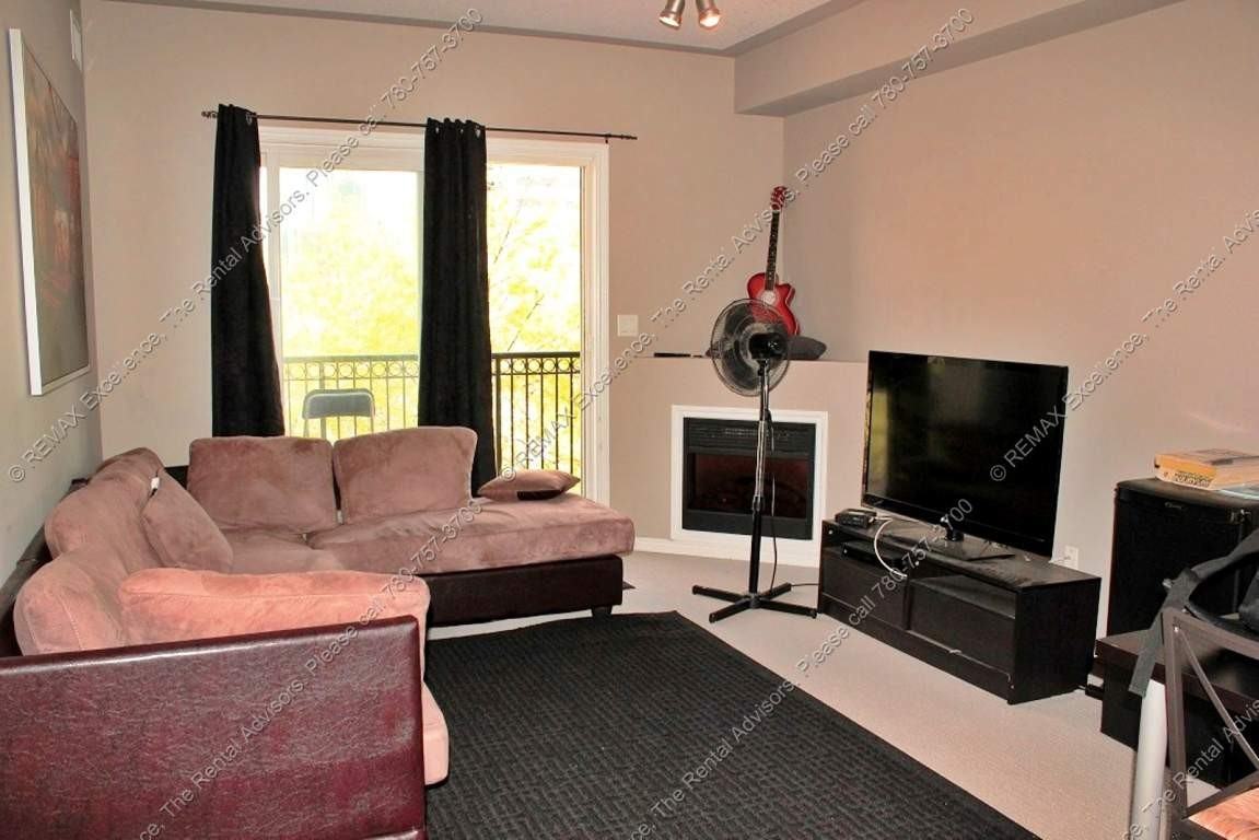 10606 102 Avenue - Photo 2 of 10