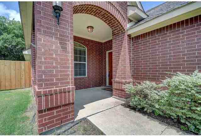 301 Lake Village Dr - Photo 3 of 17