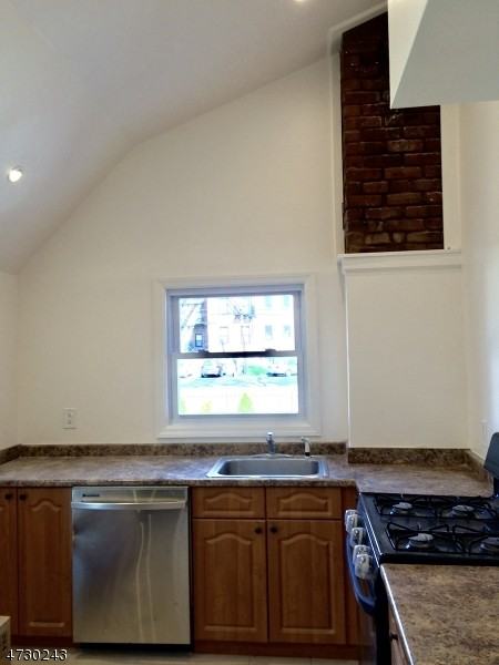 32 Forest St #2 - Photo 2 of 11