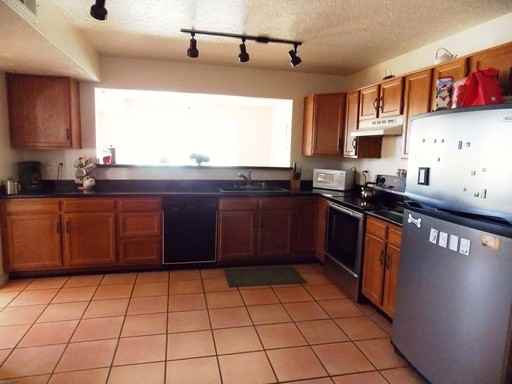 5013 Edwards Dr NE - Photo 3 of 18