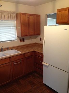 1142 Amanda Dr - Photo 3 of 12