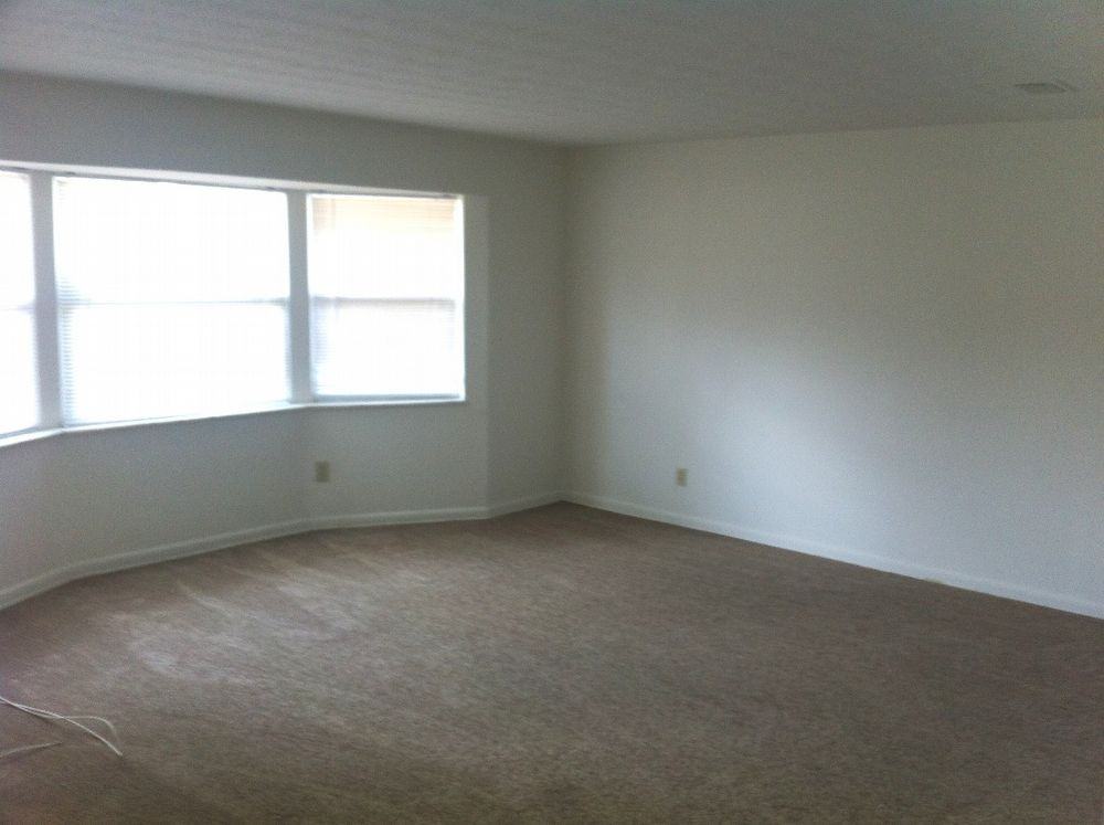 1261 Arlingwood Ave - Photo 3 of 14