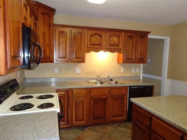 9891 Greenalder Cove S - Photo 3 of 18