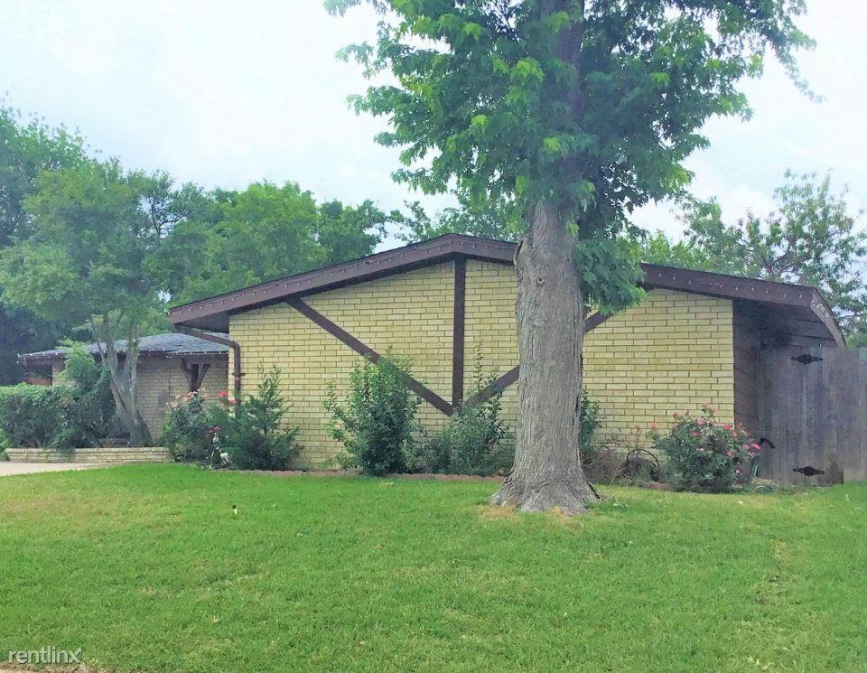 526 Reinosa Dr - Photo 2 of 2