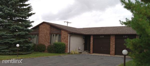 Erin Manor - Photo 2 of 5